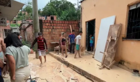 Cratera ameaça derrubar residências e deixa moradores de Manaus em pânico