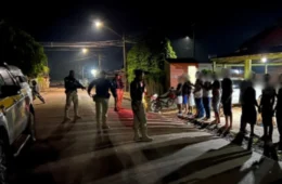 PRF identifica adolescentes consumindo álcool durante operação em cinco municípios de Roraima