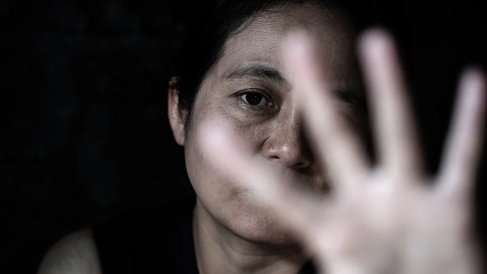 Violência contra a mulher bate recorde no Brasil em 2025