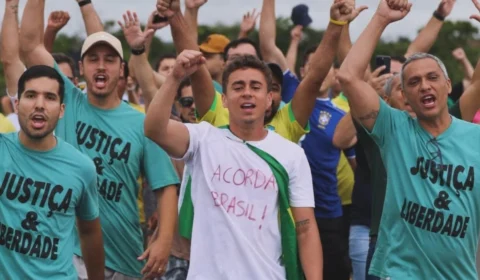 Nikolas Ferreira anuncia local do ato que encerra caminhada em Brasília