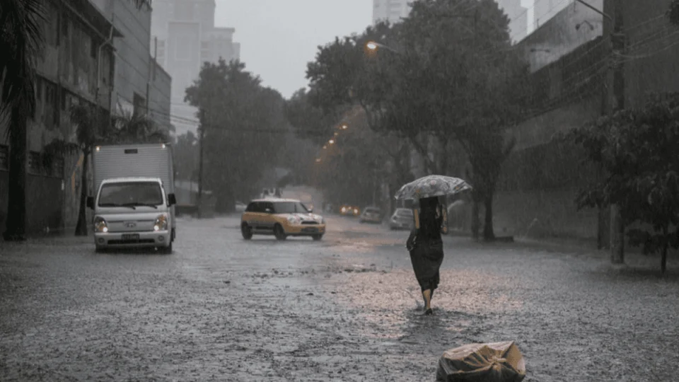 Estados enfrentam alertas de chuvas intensas e ventos de até 100 km/h nesta sexta-feira (2); saiba onde