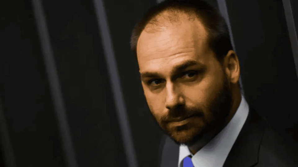 PF ordena retorno de Eduardo Bolsonaro ao cargo de escrivão
