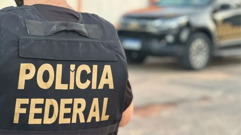 Polícia apreende R$ 60 mil em táxi durante fiscalização na BR-364