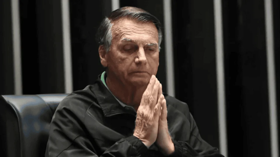 Bolsonaro pede ao STF autorização para reduzir pena por meio da leitura; veja opções