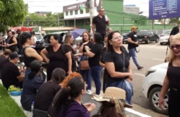 VÍDEO: Professores municipais protestam contra descontos no retroativo do piso e cobram rateio do Fundeb