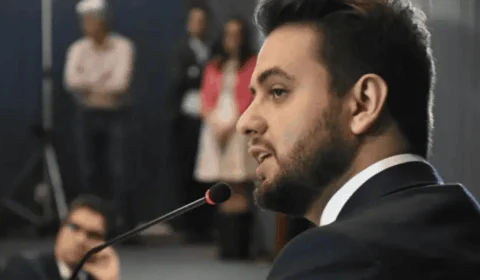 Defesa apresenta relatório do LinkedIn e afirma que prisão de Filipe Martins é ilegal