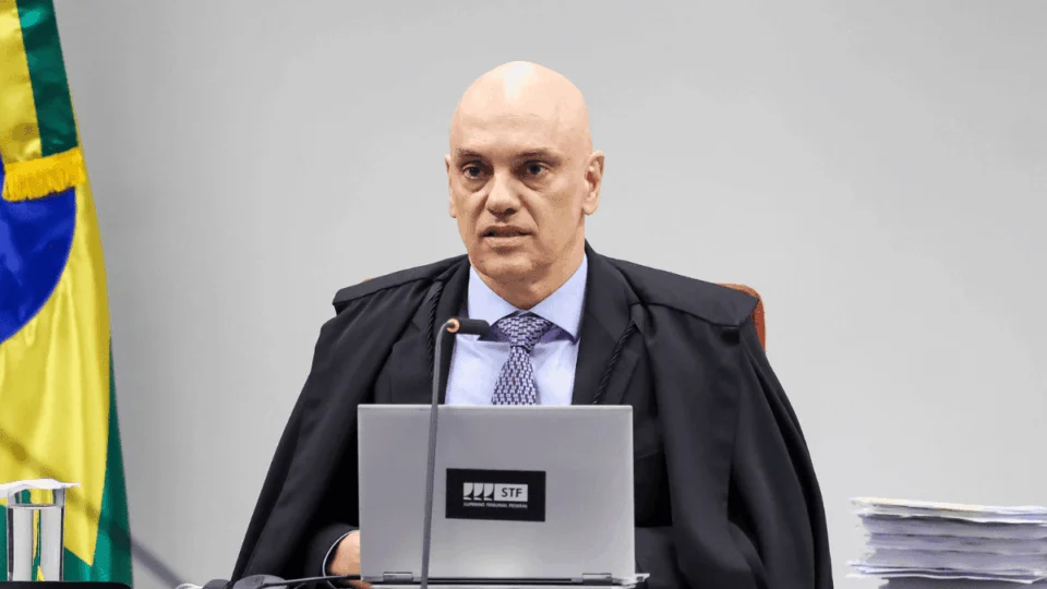 PGR tem cinco dias para analisar pedidos da defesa de Bolsonaro, determina Moraes