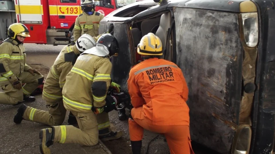 VÍDEO: Ação do Detran alerta motoristas sobre riscos no trânsito e importância da doação de sangue