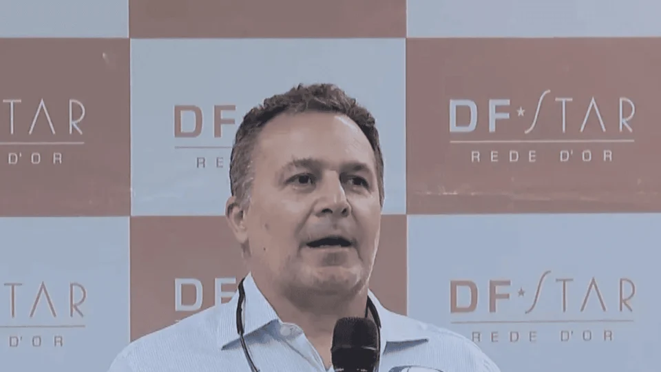 Médico particular de Bolsonaro poderá acompanhar perícia, decide Moraes