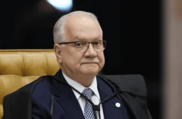 ‘Quem tenta desmoralizar o STF ataca a democracia’, afirma Edson Fachin