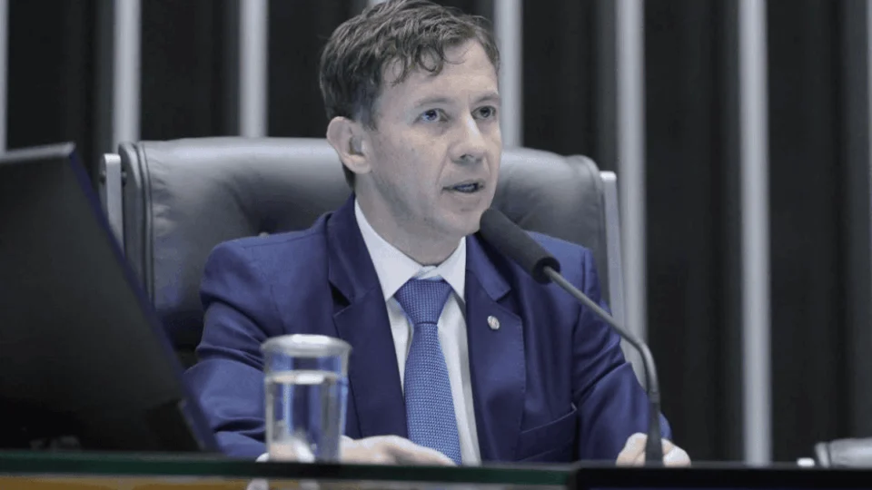 Deputado é alvo de operação da PF por suspeita de desvio de R$ 912 mil em emendas Pix