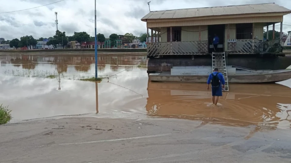 Com elevação contínua, Rio Acre chega à cota de alerta nesta quinta-feira na capital