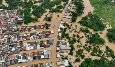 Cheia do Rio Acre: Defesa Civil inicia remoção de famílias em Rio Branco