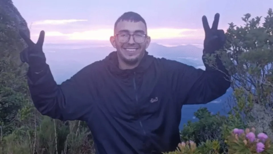 Jovem desaparecido no Pico Paraná é encontrado vivo após cinco dias de buscas