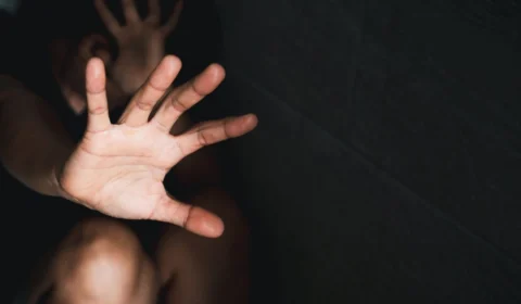 Mulher é presa no Pará suspeita de agredir três filhos com fio elétrico