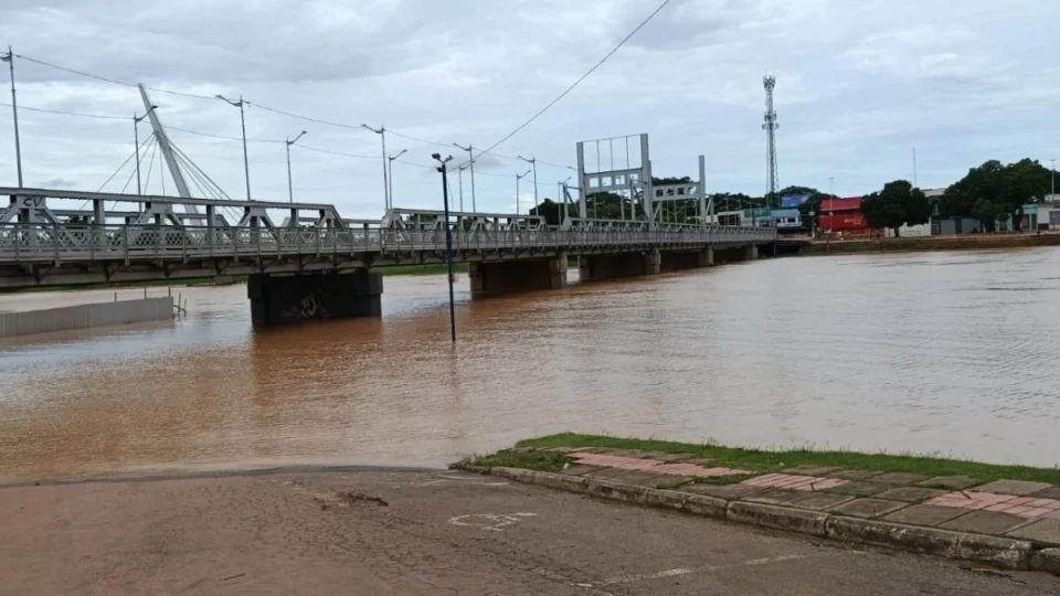 Segunda-feira será quente e ventilada, com chuvas pontuais em todo o Acre