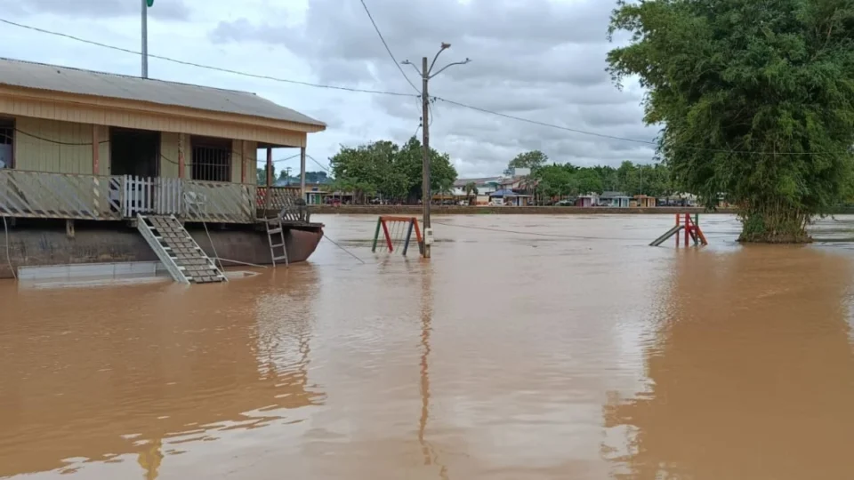 Rio Acre segue em elevação e atinge 15,42 metros nesta segunda-feira na capital