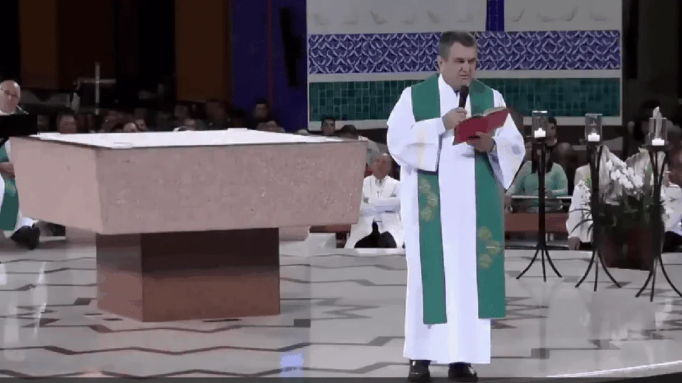 Padre critica Nikolas Ferreira: ‘nunca teve projeto a favor do povo’