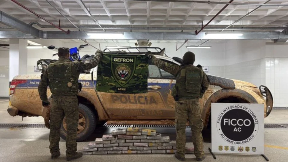 Operação prende quatro pessoas e apreende cerca de 35 kg de drogas no Acre