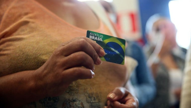 Crédito consignado é destinado para beneficiários do Auxílio Brasil - Foto: Júlio Dutra/Ministério da Cidadania