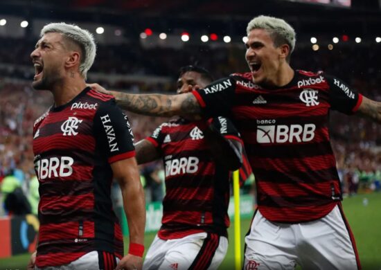 Flamengo segue no topo - Foto: Gilvan de Souza/Twitter @flamengo