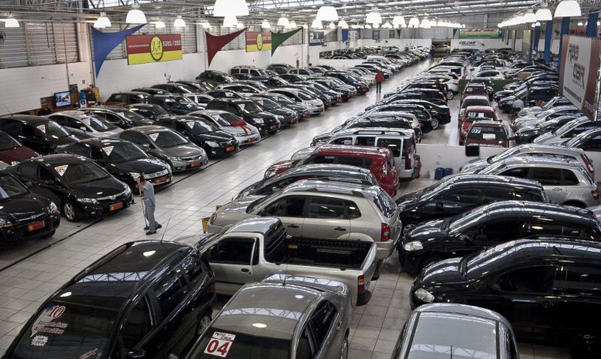 Em menos de 15 dias, foram consumidos R$ 500 milhões do crédito para carro popular - Foto: Divulgação/Fenabrave