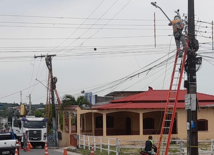 Manutenção da rede elétrica em Manaus - Foto: Divulgação/Amazonas Energia
