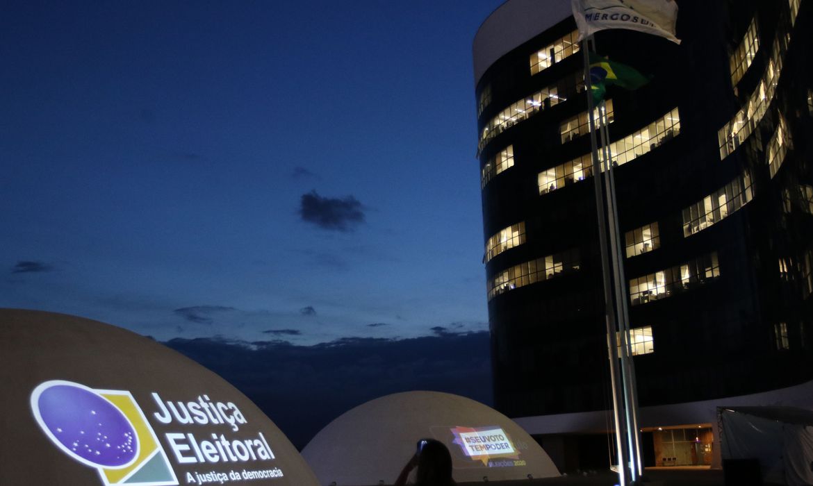 Prestação de contas final relativa ao primeiro turno das Eleições 2022 deve ser apresentada à Justiça Eleitoral - Foto: Fabio Rodrigues Pozzebom/Agência Brasil