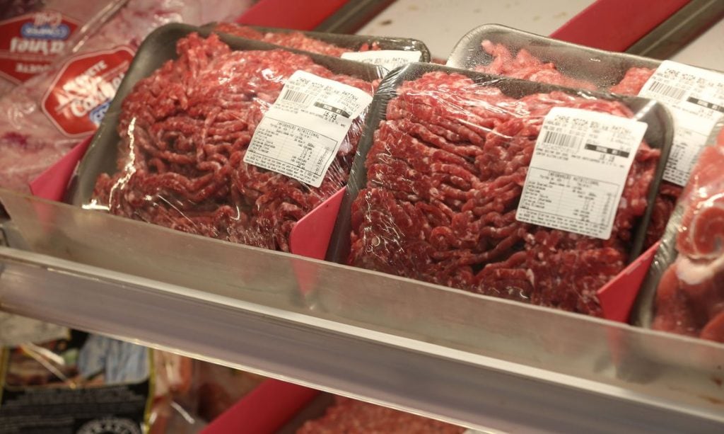 Medida não se aplica aos supermercados e açougues que vendem carne moída direto ao consumidor - Foto: Fabio Rodrigues Pozzebom/ABr