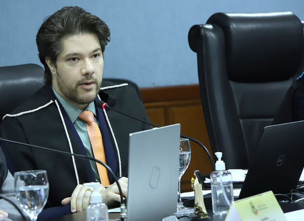 Decisão enviada ao prefeito de Eirunepé teve como relator o conselheiro Fabian Barbosa - Foto: Divulgação/TCE-AM