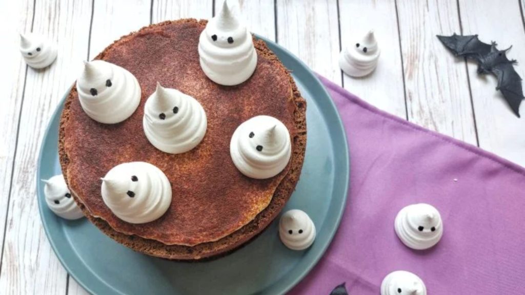 O naked cake chocolatudo é uma ótima opção para o halloween