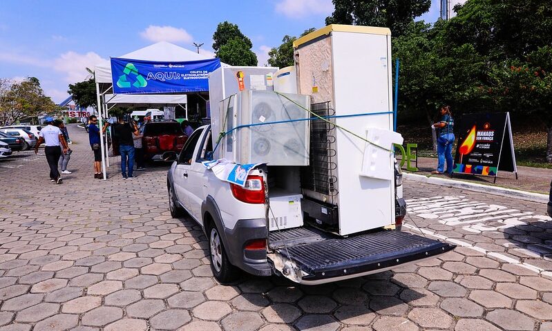 Ação ambiental coleta 2 toneladas de eletroeletrônicos em Manaus