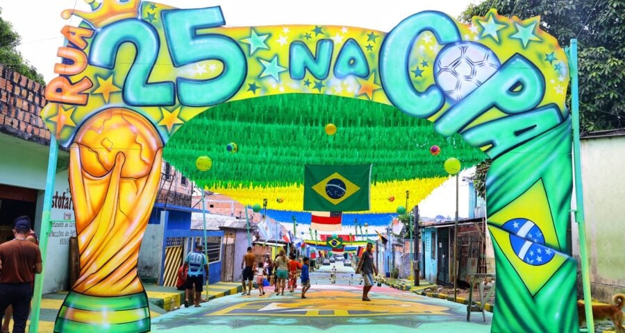 Ruas de Manaus decoradas para a Copa do Mundo Fifa 2022 - Foto: João Viana / Semcom