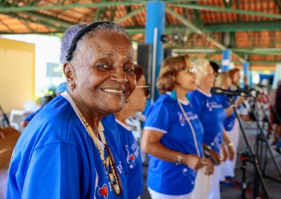 Expectativa de vida do brasileiro aumenta para 77 anos, diz IBGE