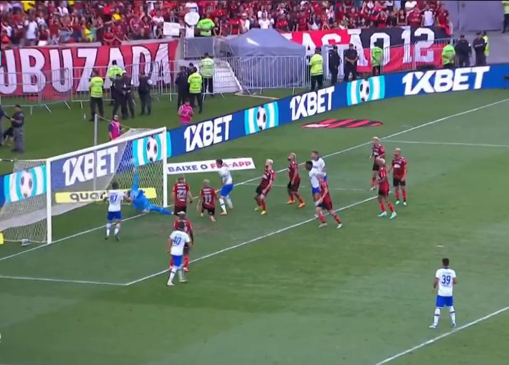 Flamengo perde de virada por 2 a 1 para Avaí - Foto: Reprodução/Premiere