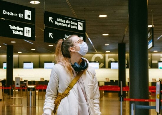 Máscaras podem ser uma forma de proteção - Foto: Reprodução/ Canva