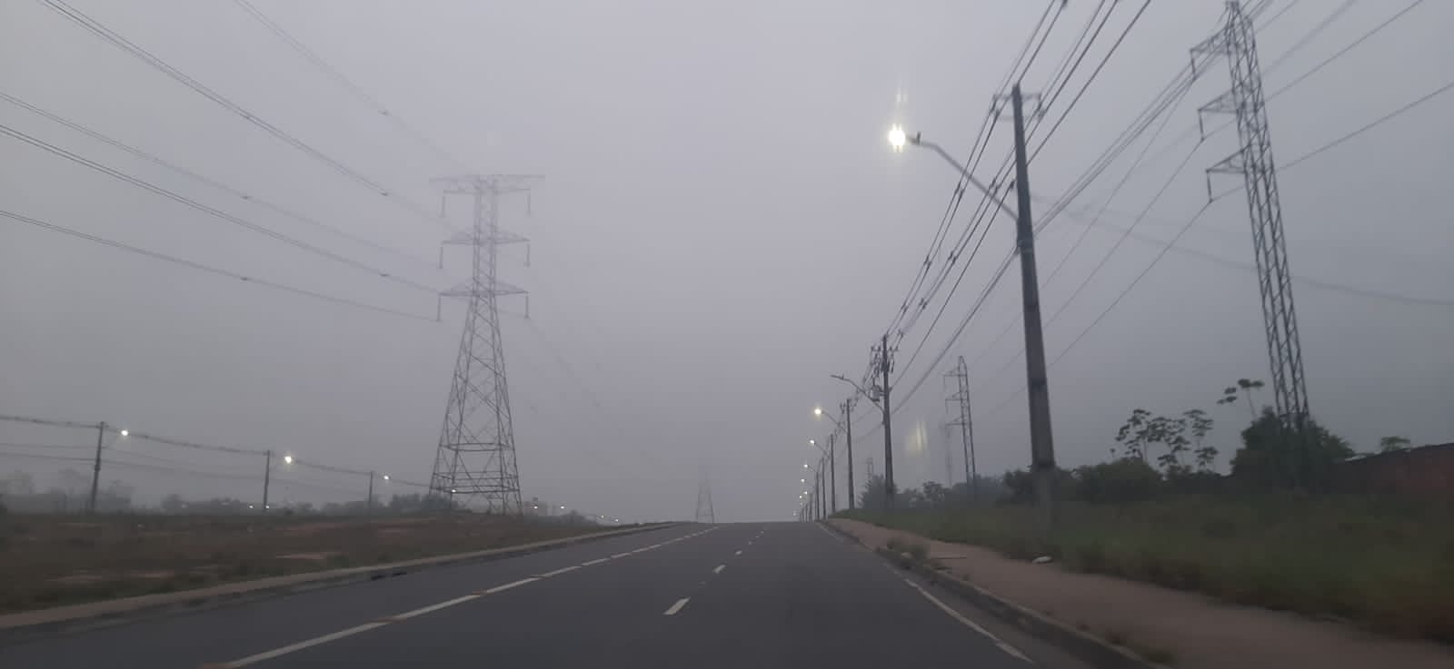 Neblina na Avenida das Torres na Zona Norte de Manaus - Foto: Ana Kelly Franco/ Portal Norte