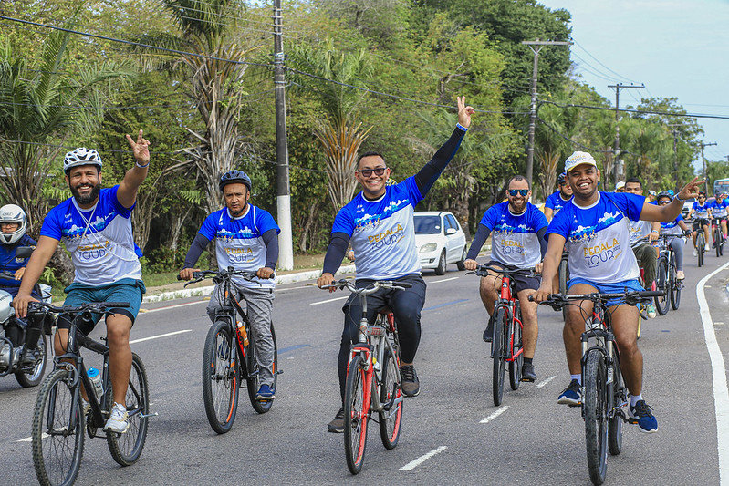 1ª edição do “Pedala Tour” reuniu mais de 1,6 mil ciclistas no calçadão da Ponta Negra - Foto: Antônio Pereira/Semcom