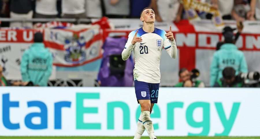 Phil Foden comemora gol contra galeses - Foto: Heuler Andrey/Estadão Conteúdo