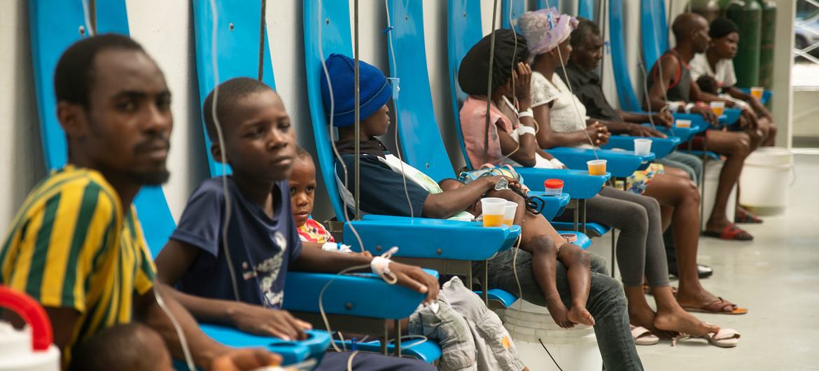 Suspeitas de cólera dobraram em uma semana no Haiti, diz OPAS