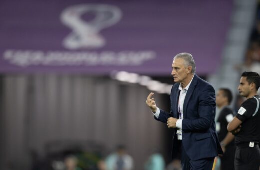 Tite durante o jogo contra Suíça - Foto: Lucas Figueiredo/CBF