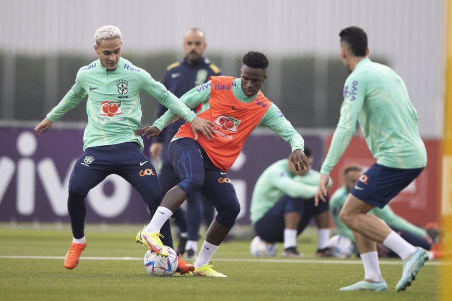 Tite trabalhou com todos os jogadores nesta quarta - Foto: Lucas Figueiredo/CBF