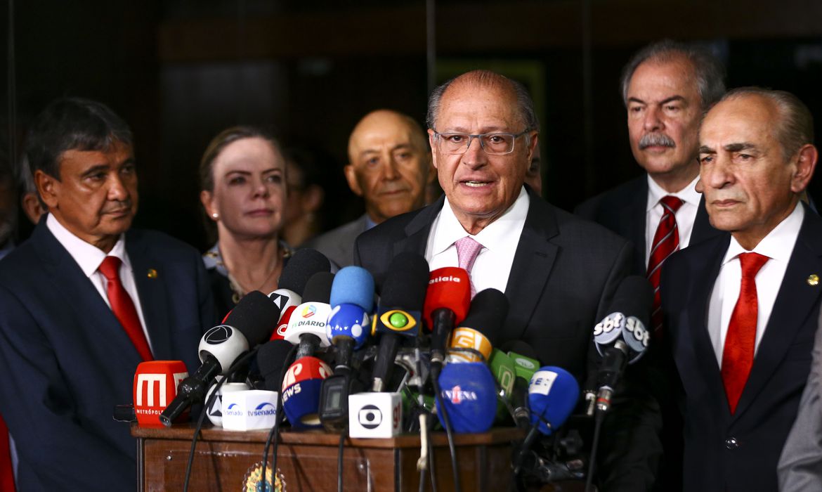 Transição de governo começa no dia 7 de novembro, diz Alckmin 