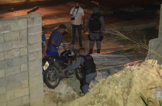 Motociclista morre ao colidir contra muro de condomínio de Manaus