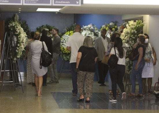 Acesso ao velório de Erasmo Carlos foi controlado por seguranças - Foto: Marcos Porto/Agência O Dia/Estadão Conteúdo