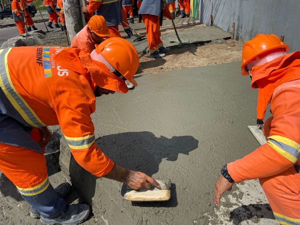 Ao todo, 40 homens trabalham na revitalização da lagoa do Japiim - Foto: Divulgação/Seminf