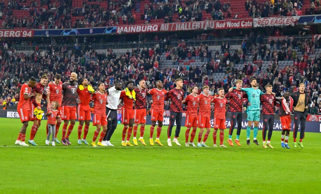 Equipe do Bayern agradeceu torcedores pelo apoio na Champions League- Foto: Reprodução/Redes Sociais/Twitter @FCBayern