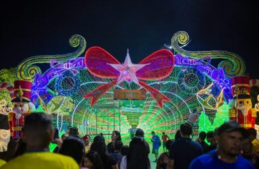 Espaço instagramável de Natal teve piscas arrancados, segundo a gestão municipal - Foto: Antonio Pereira/Semcom