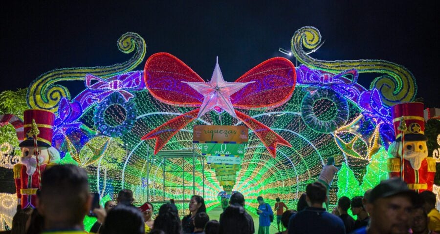 Espaço instagramável de Natal teve piscas arrancados, segundo a gestão municipal - Foto: Antonio Pereira/Semcom