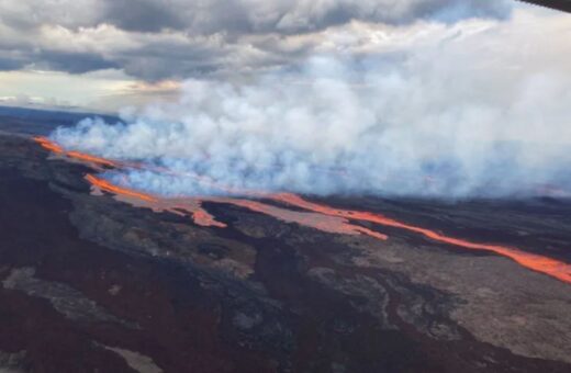 Mauna Loa, maior vulcão do mundo, está em erupção pela primeira vez desde 1984 - Foto: Divulgação/USGS